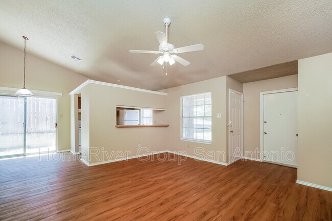 Foto del edificio - 14430 Edgemont St