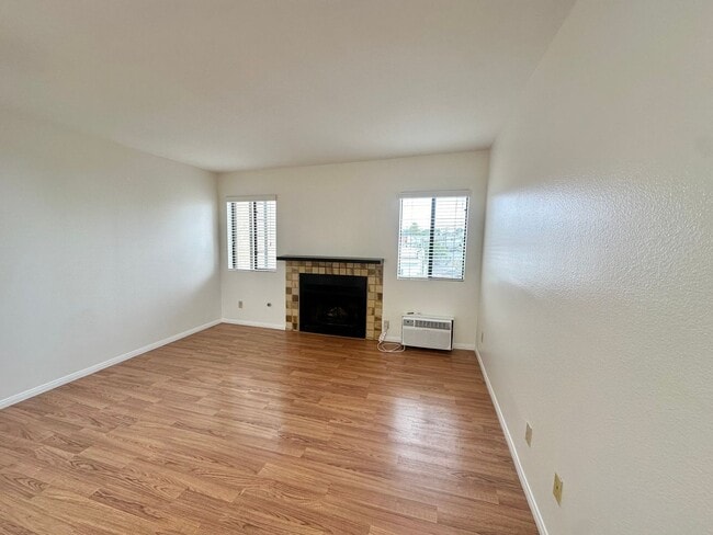 Building Photo - Beautiful 2 bedroom Condo off Adams Ave wi...