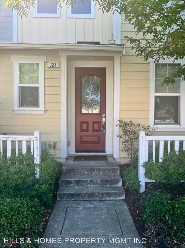 Foto del edificio - 3 br, 2.5 bath House - 924 ASTON AVE