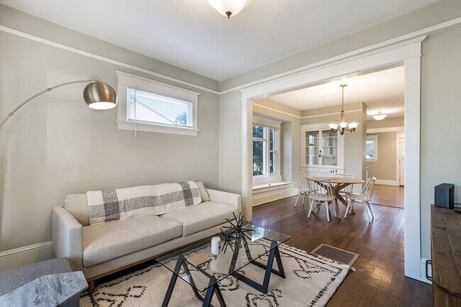 Foto del edificio - 5324 N Maryland Ave