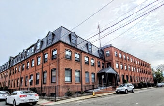 Building Photo - 10 Weston Ave