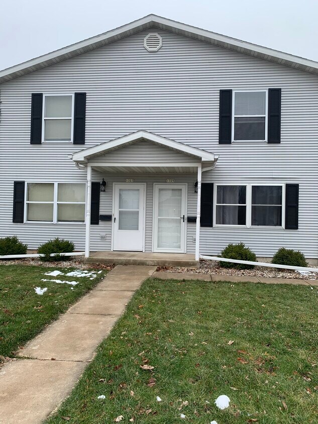 1323 Reed Ave, Oshkosh, WI 54901 Townhome Rentals in Oshkosh WI