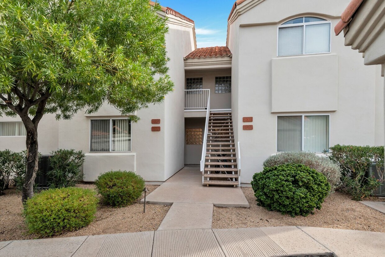 Primary Photo - DEPOSIT FREE PROGRAM!! 2 bed/2 bath PV Con...