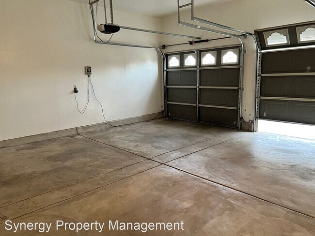Building Photo - 7 br, 3 bath House - 3516 Rancho Sierra St.