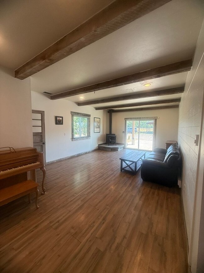 Building Photo - 669 Bluegrass Dr