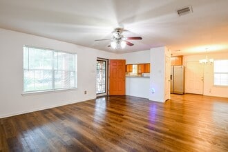 Building Photo - 712 Avenue F