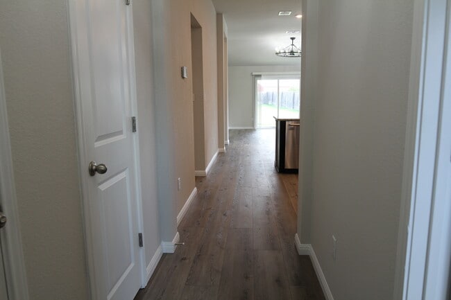 Building Photo - 6032 Genova Pl