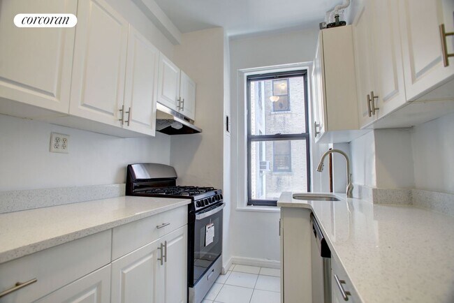 Foto del edificio - 315 W 102nd St