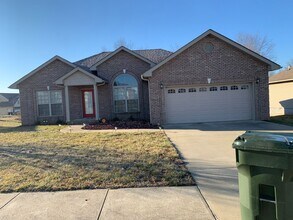 Building Photo - 166 Twin Lakes Dr
