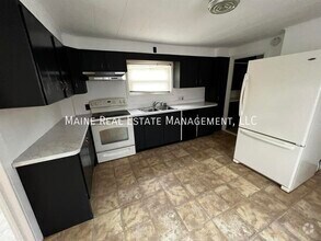 Building Photo - 261 Birch St