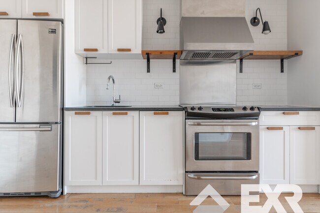 Building Photo - 5527 Myrtle Ave