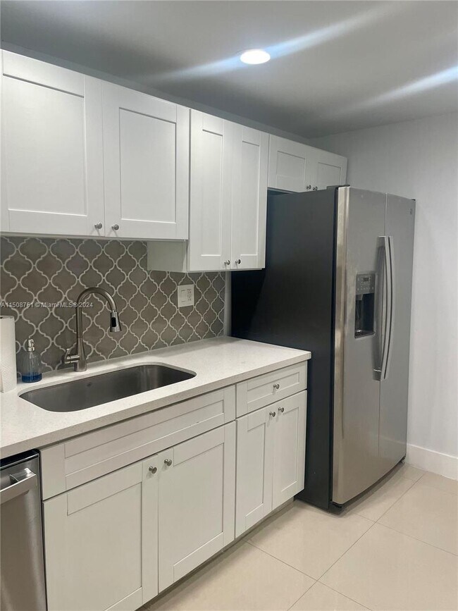 Building Photo - 6221 SW 116th Pl