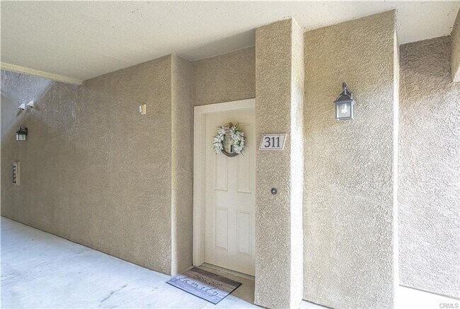 Building Photo - 2 Bedroom Corner Unit in Canyon Point, Ali...