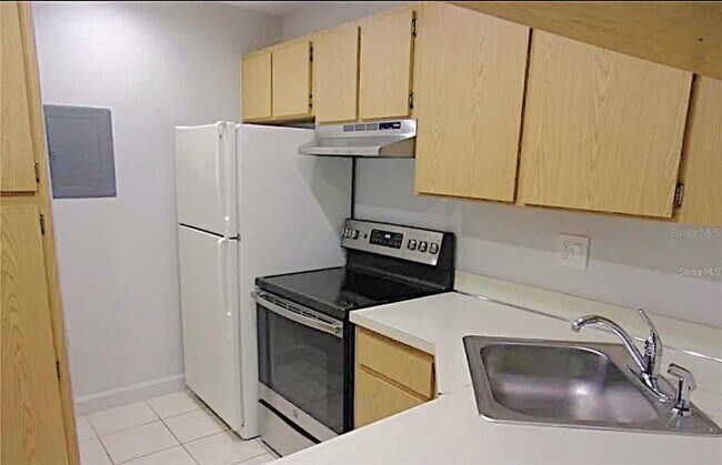 Foto del edificio - 1344 Pine Ridge Cir E