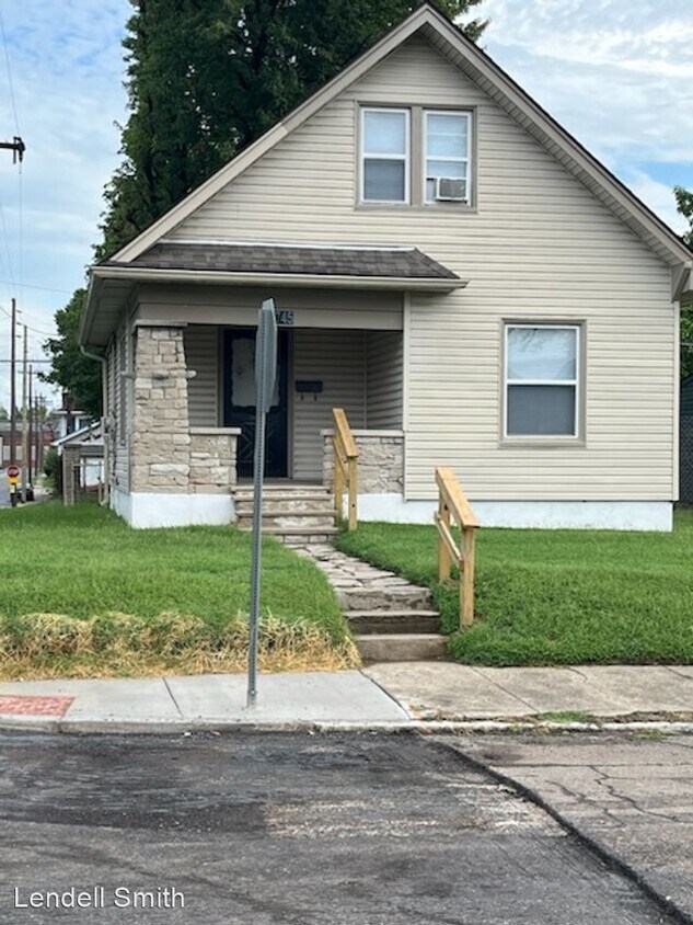 Primary Photo - 3 br, 1.5 bath House - 1745 W. Gaulbert Ave.