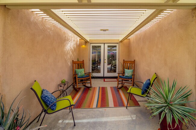 Building Photo - 54324 Avenida Madero