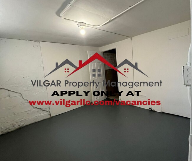 Building Photo - 3 - bedroom, 2 bonus rooms, 1 bath house i...