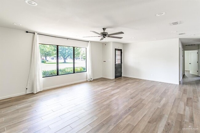Foto del edificio - 1401 Marigold Ave
