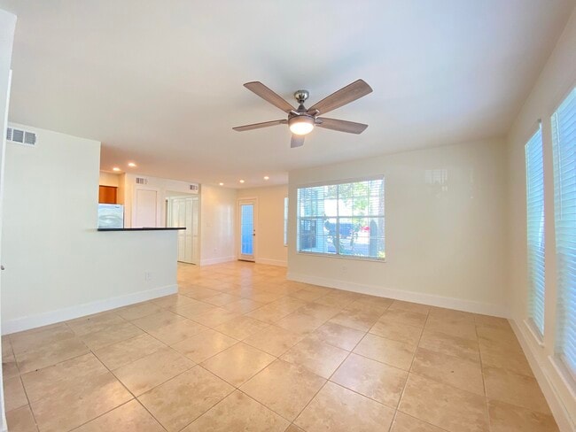 Building Photo - 1275 Crystal Way