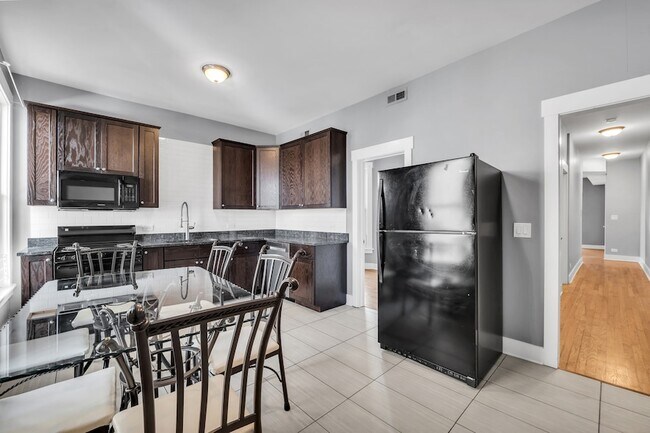 Foto del edificio - 3208 W Wabansia Ave