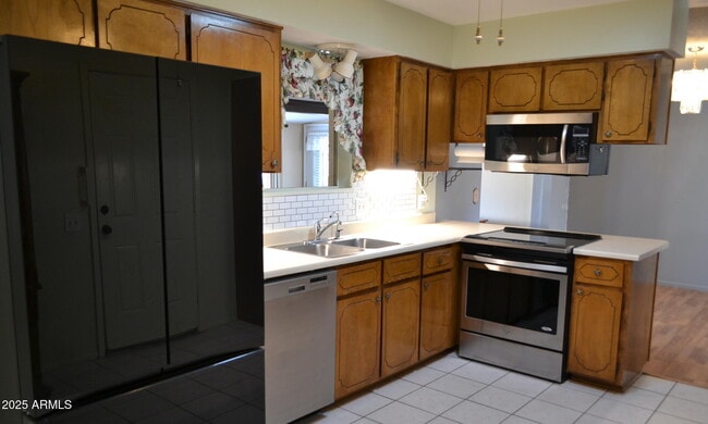 Building Photo - 1710 W 13th Ave