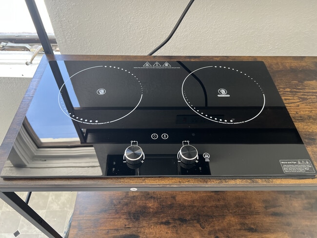 Electric Stove Top - 2703 SE Indiana Ave