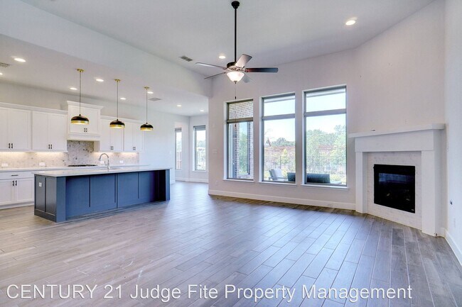 Building Photo - 4 br, 3.5 bath House - 909 Quail Hollow Av...