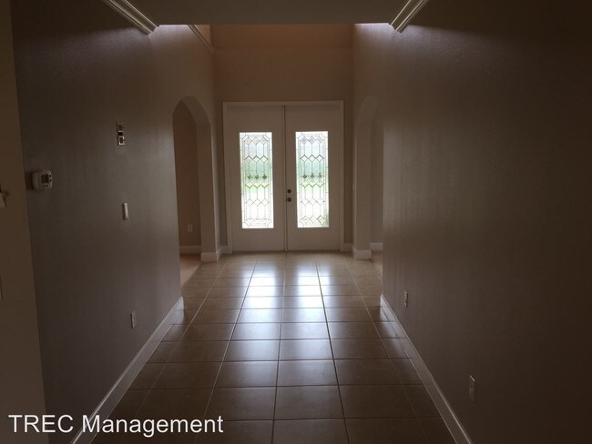 Building Photo - 804 Delfino Dr