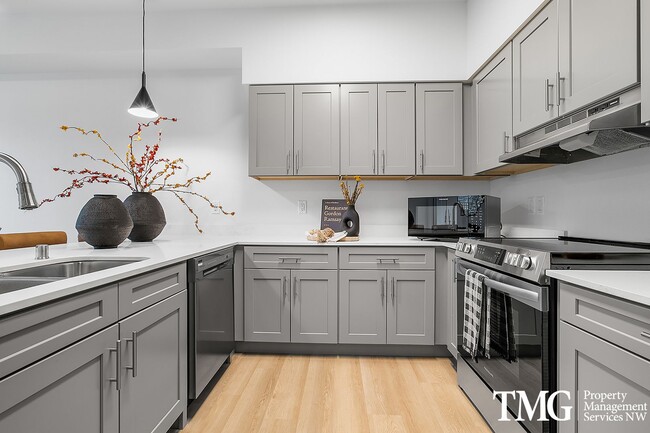 Interior Photo - The Timothy