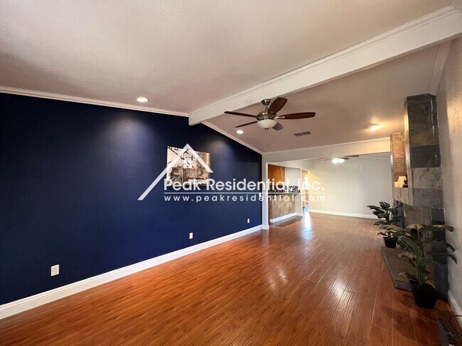 Building Photo - Updated 2bd/1ba Rancho Cordova Halflex wit...
