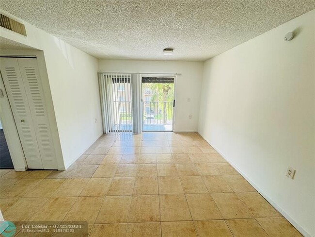Foto del edificio - 1068 Benoist Farms Rd