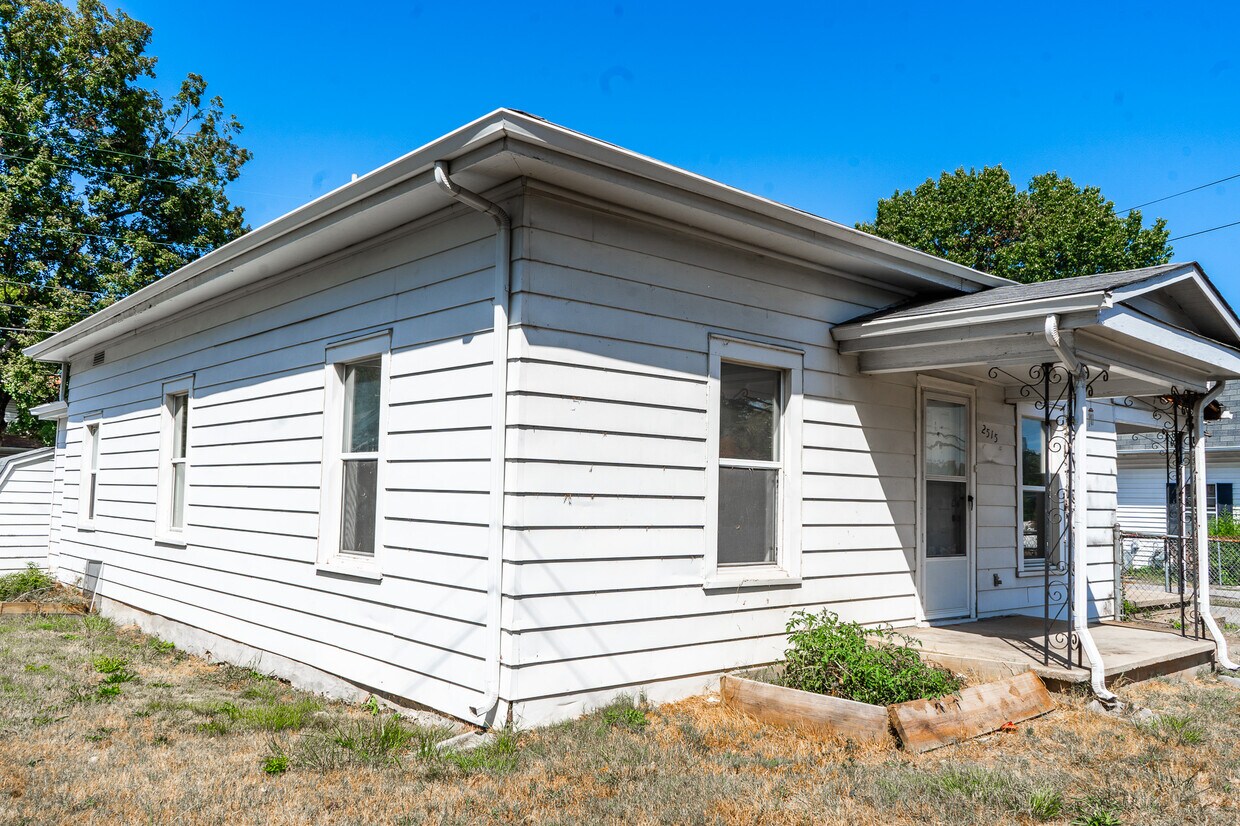 2515 Cedar Ln, Knoxville, TN 37918 House Rental in Knoxville, TN