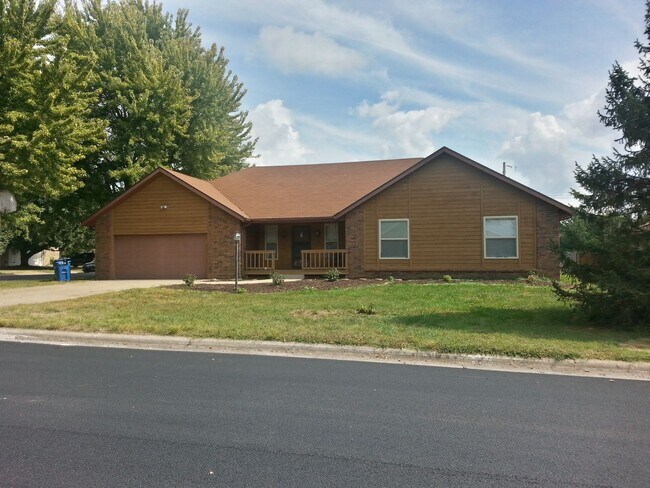 Foto del edificio - Executive Rental Nestled in Hickory Ridge ...