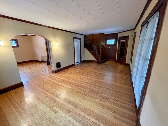 Living Room - 714 Schuyler St