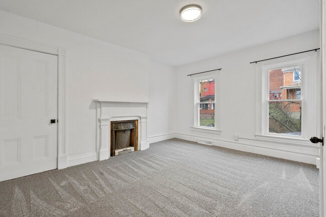 Building Photo - 204 Jucunda St