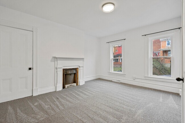 Photo - 204 Jucunda St House