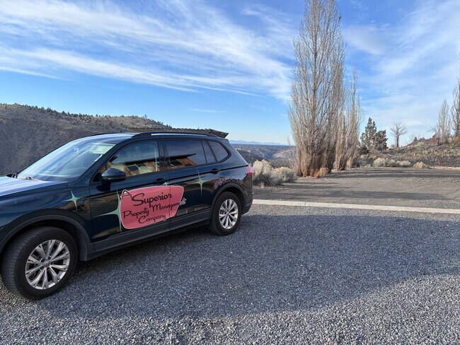 Foto del edificio - Peaceful Terrebonne Living Near Steelhead Falls, Unbelievable Views!