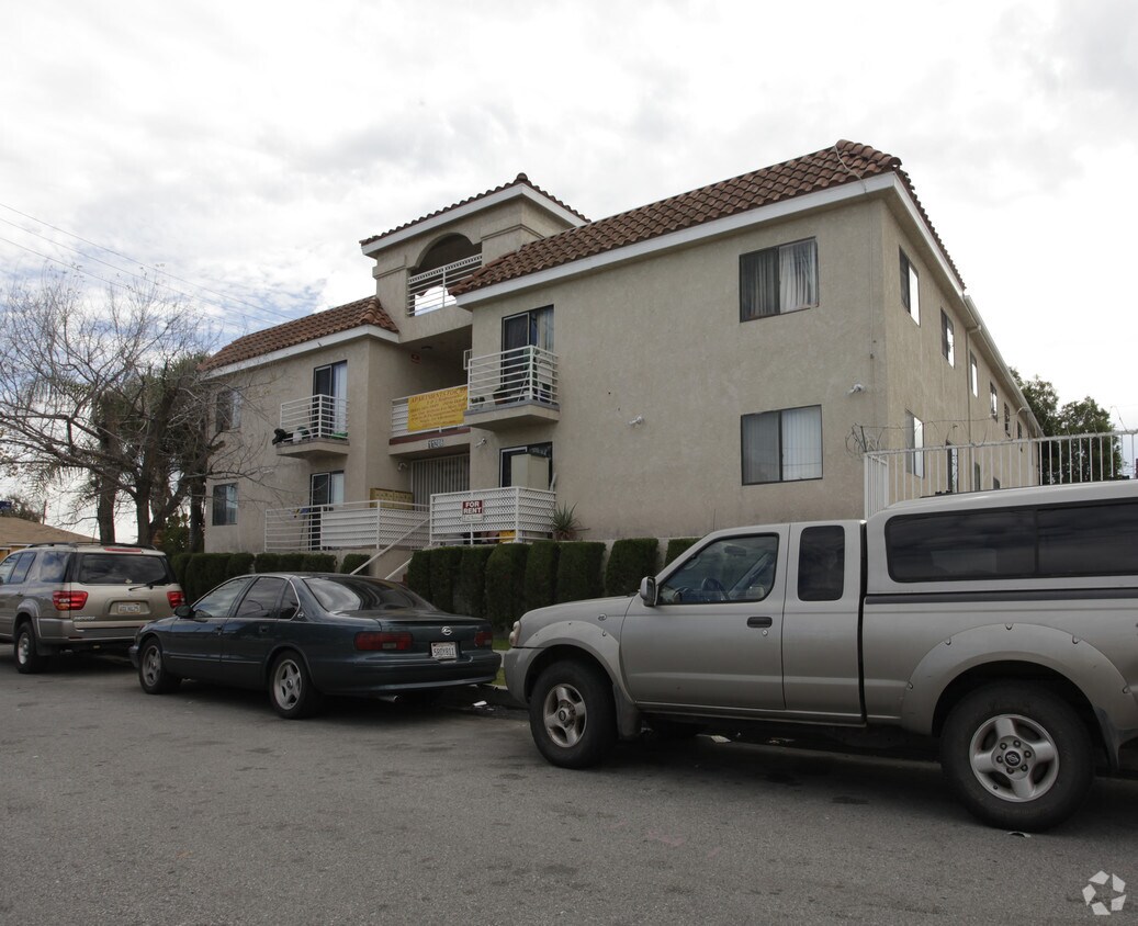 Foto del edificio - 6765 Fair Ave