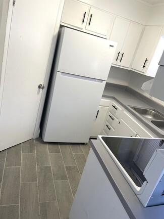 Building Photo - Avera Ave Apartments