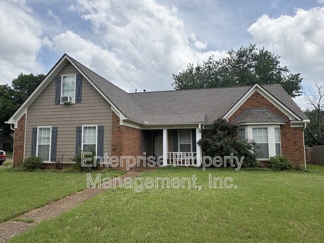 Building Photo - 7037 Meadowlands Pl