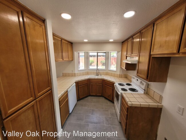 Foto del edificio - 3 br, 2 bath House - 4613 Endicott