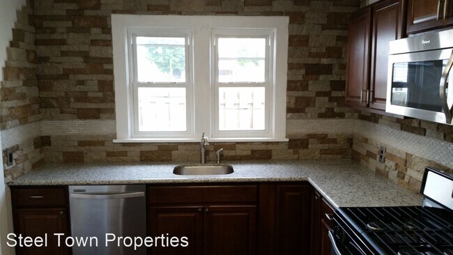 Building Photo - 3 br, 1 bath House - 160 McCarrell Ave