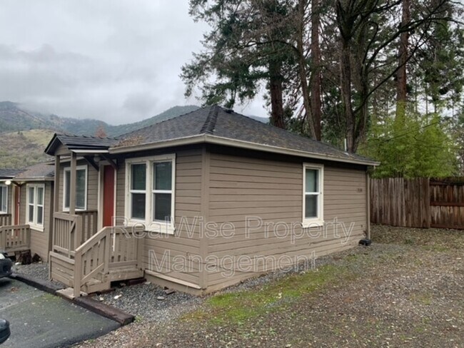 Building Photo - 4600 Rogue River Hwy