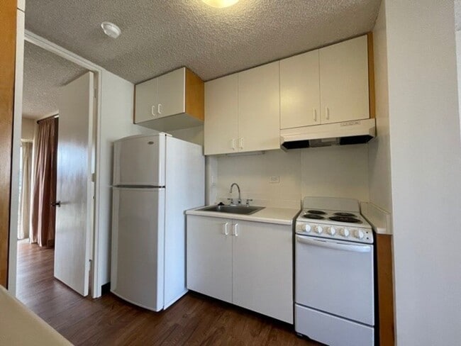 Foto del edificio - Westview Plaza Condo - Upgraded 1 bedroom,...