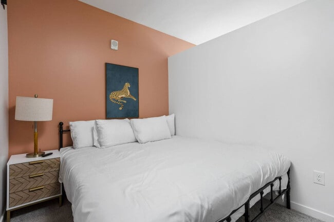 Building Photo - 421 N Pennsylvania St