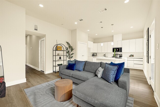 Foto del edificio - 706 Savonna