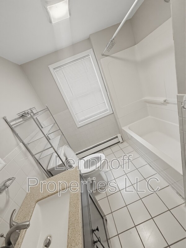 Foto del edificio - 130 S Elm St