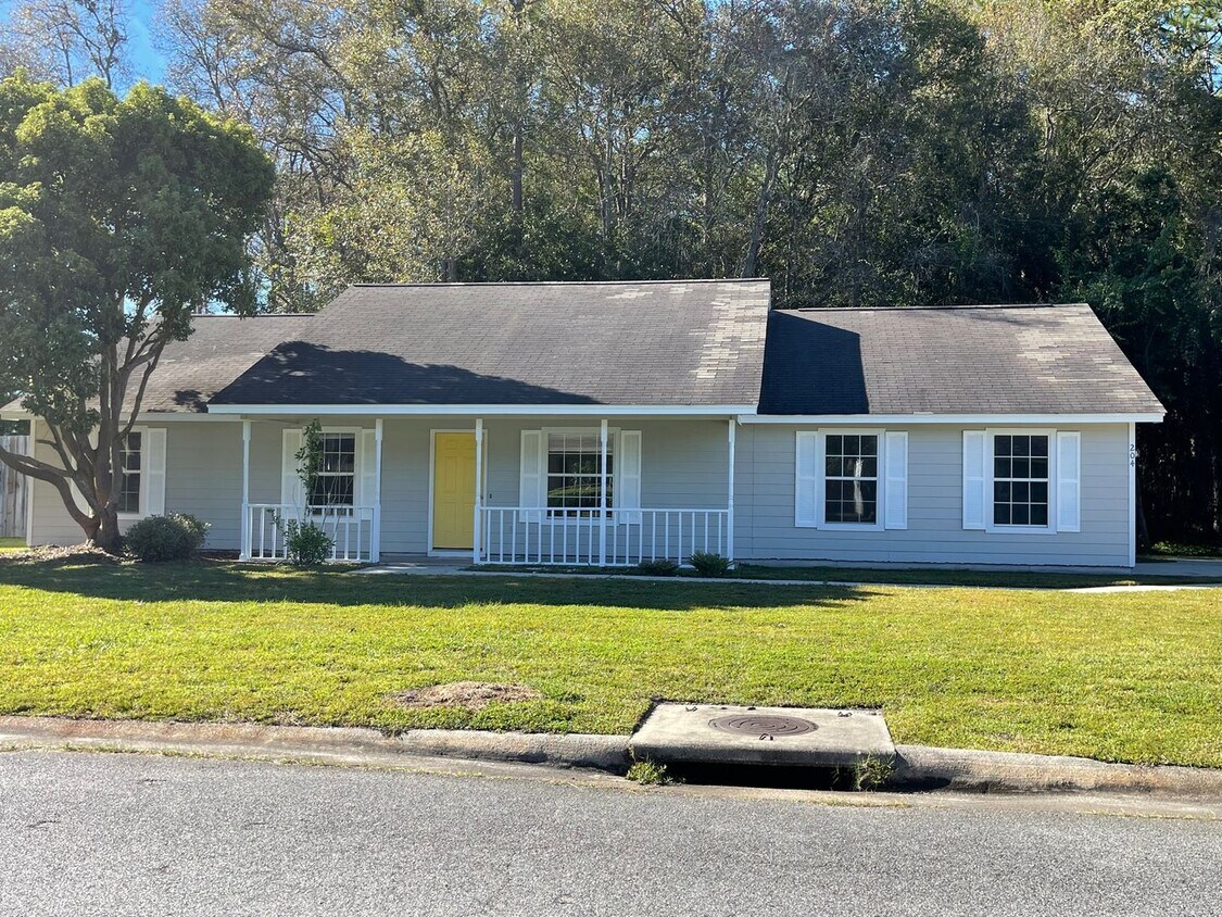 Foto principal - 204 Old Pond Dr