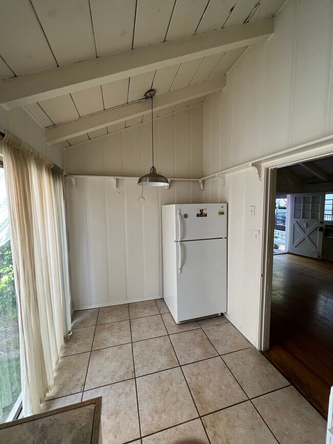 Building Photo - 655 Westmount Dr