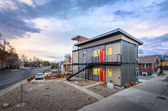 Building Photo - 451 Holcomb Ave